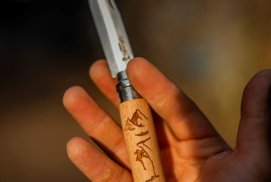 Opinel N°08 Climbing Engraving