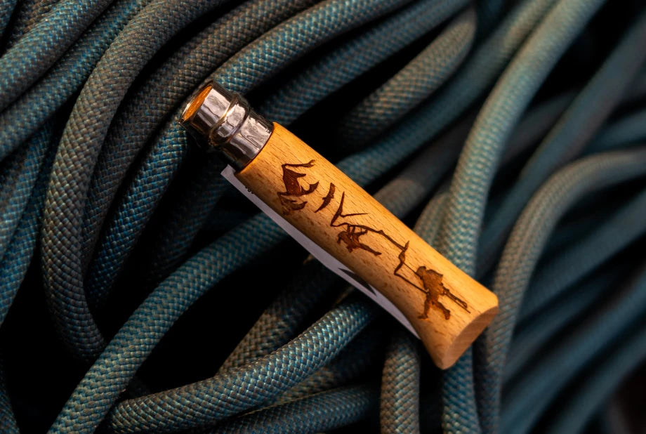 Opinel N°08 Climbing Engraving